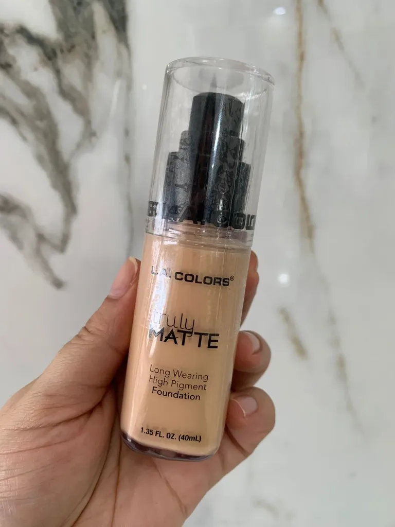 BASE MATTE L.A COLORS (NUDE)