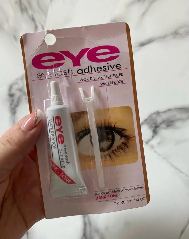 PEGANTE PARA PESTAÑAS